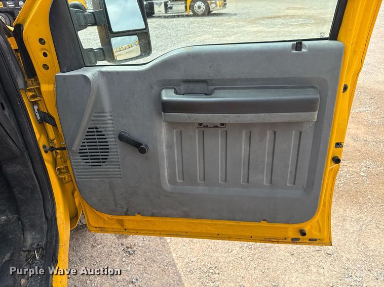 image for item EJ4547 2015 Ford F350 Super Duty  utility bed pickup truck