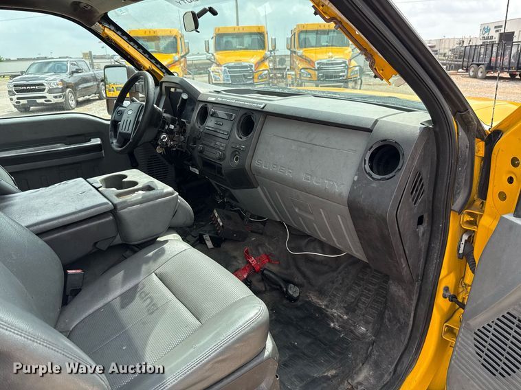 image for item EJ4547 2015 Ford F350 Super Duty  utility bed pickup truck