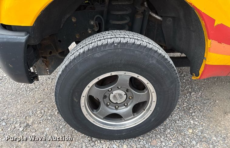 image for item EJ4547 2015 Ford F350 Super Duty  utility bed pickup truck