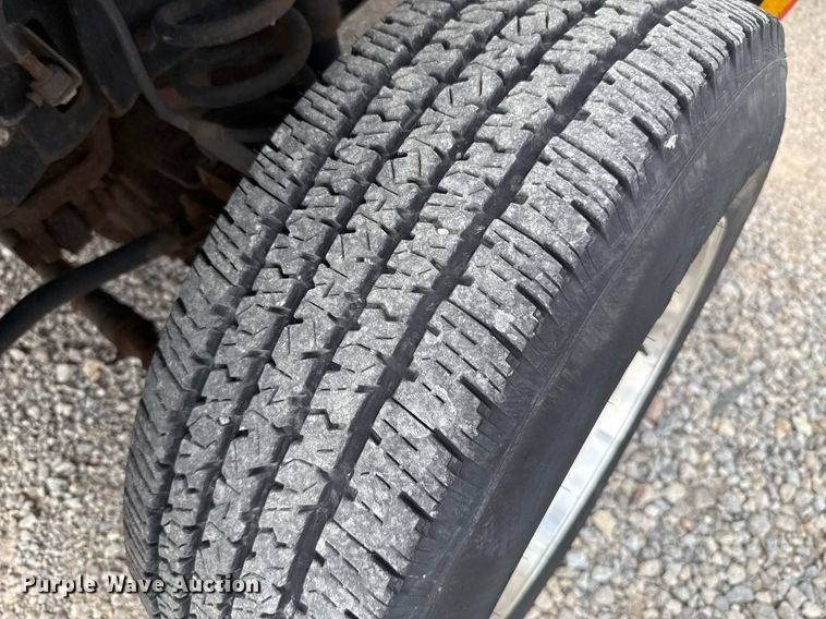 image for item EJ4547 2015 Ford F350 Super Duty  utility bed pickup truck