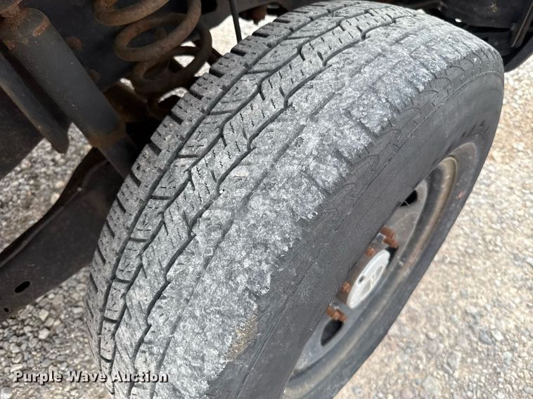 image for item EJ4547 2015 Ford F350 Super Duty  utility bed pickup truck