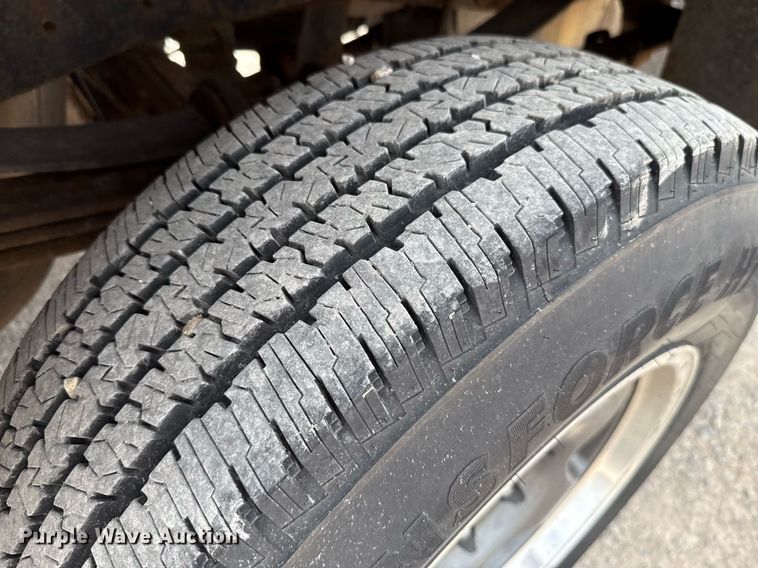 image for item EJ4547 2015 Ford F350 Super Duty  utility bed pickup truck