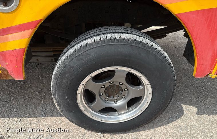 image for item EJ4547 2015 Ford F350 Super Duty  utility bed pickup truck