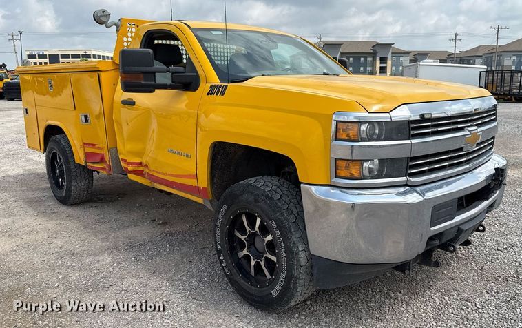 image for item EJ4548 2018 Chevrolet Silverado 3500HD utility bed pickup truck