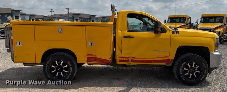 image for item EJ4548 2018 Chevrolet Silverado 3500HD utility bed pickup truck