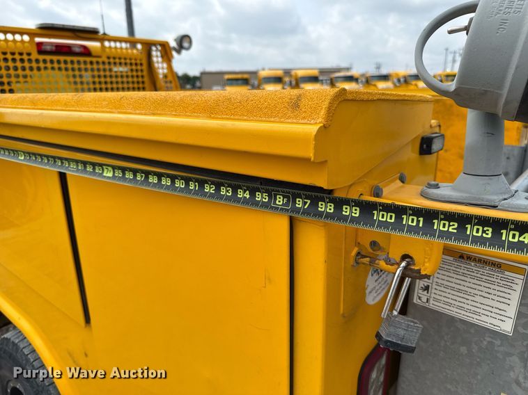 image for item EJ4548 2018 Chevrolet Silverado 3500HD utility bed pickup truck