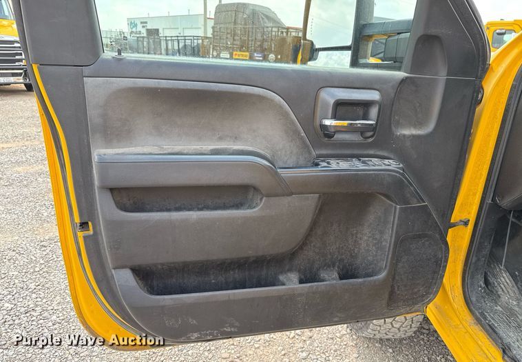 image for item EJ4548 2018 Chevrolet Silverado 3500HD utility bed pickup truck