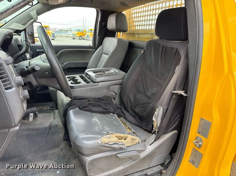 image for item EJ4548 2018 Chevrolet Silverado 3500HD utility bed pickup truck