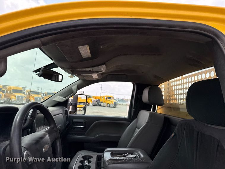 image for item EJ4548 2018 Chevrolet Silverado 3500HD utility bed pickup truck