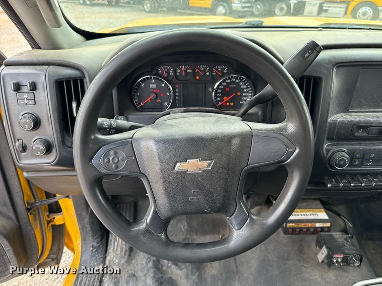 image for item EJ4548 2018 Chevrolet Silverado 3500HD utility bed pickup truck