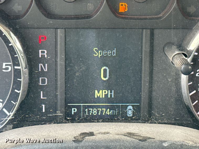 image for item EJ4548 2018 Chevrolet Silverado 3500HD utility bed pickup truck