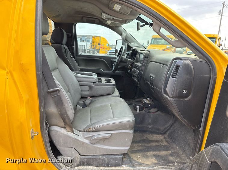 image for item EJ4548 2018 Chevrolet Silverado 3500HD utility bed pickup truck