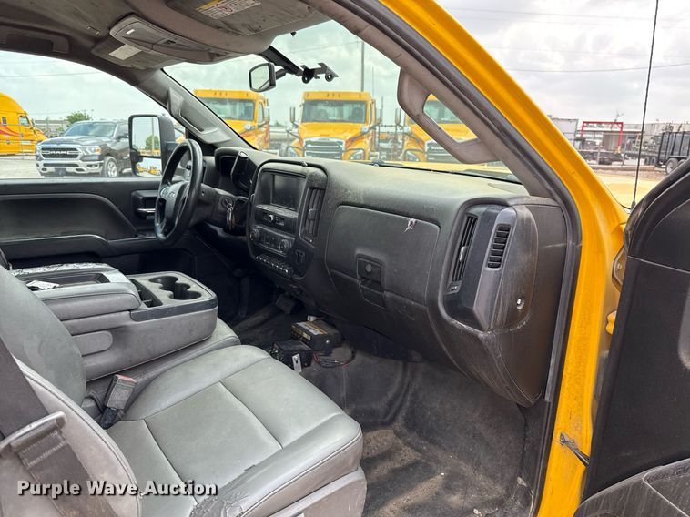 image for item EJ4548 2018 Chevrolet Silverado 3500HD utility bed pickup truck