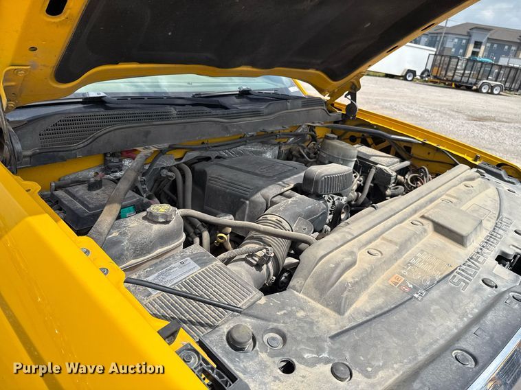 image for item EJ4548 2018 Chevrolet Silverado 3500HD utility bed pickup truck