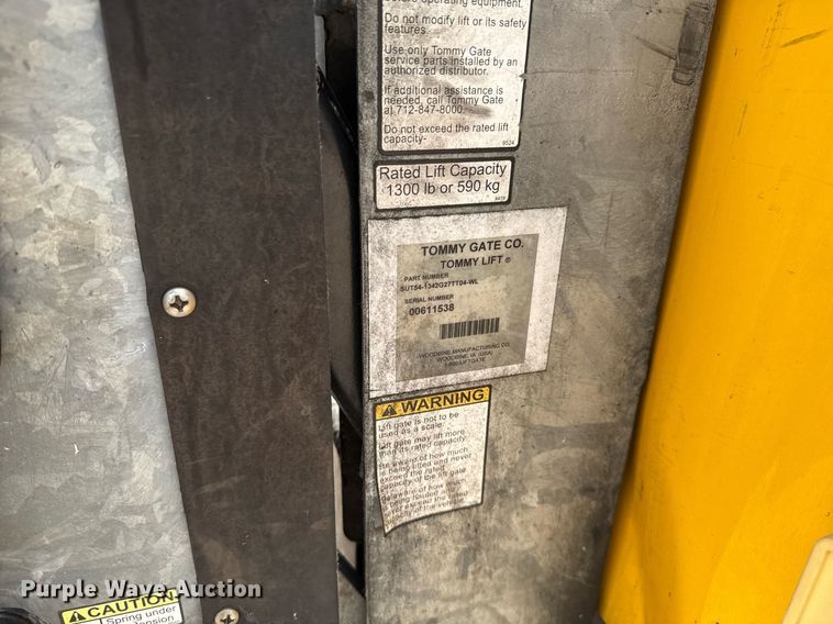 image for item EJ4549 2017 Ford F350 Super Duty utility bed pickup truck