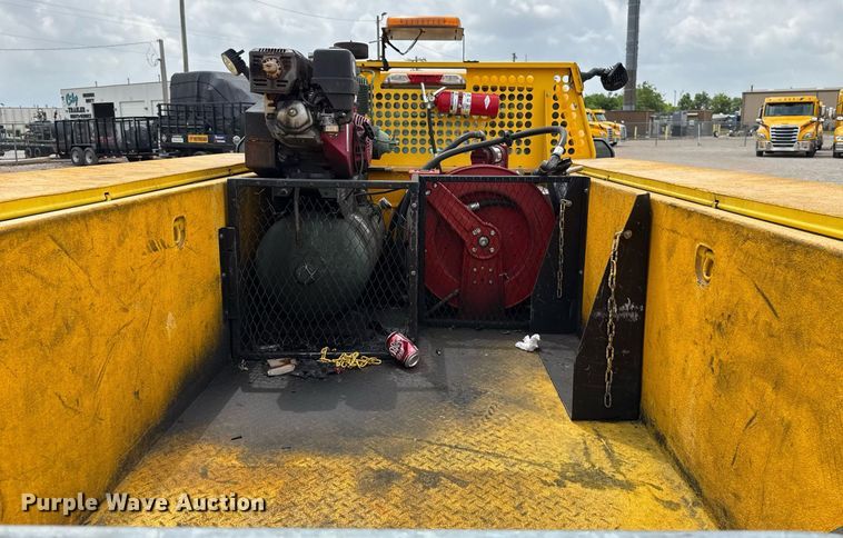 image for item EJ4549 2017 Ford F350 Super Duty utility bed pickup truck