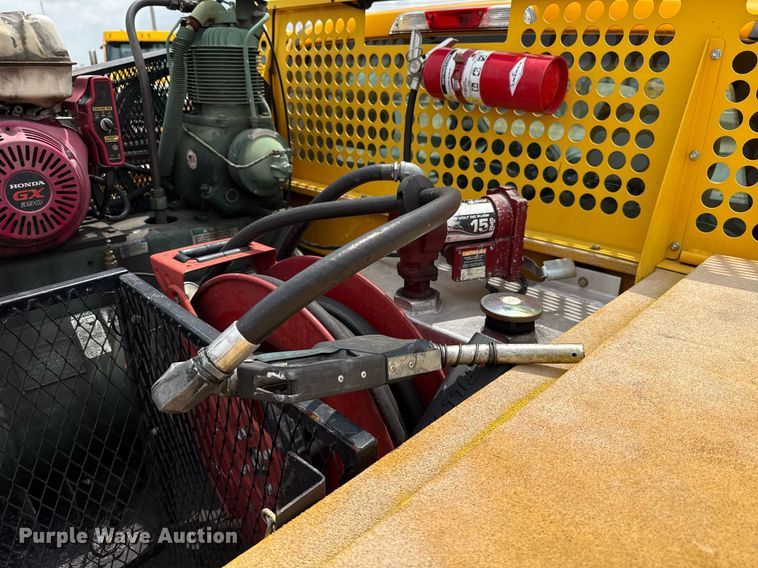 image for item EJ4549 2017 Ford F350 Super Duty utility bed pickup truck