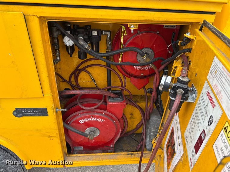 image for item EJ4549 2017 Ford F350 Super Duty utility bed pickup truck