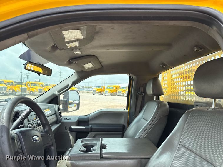 image for item EJ4549 2017 Ford F350 Super Duty utility bed pickup truck