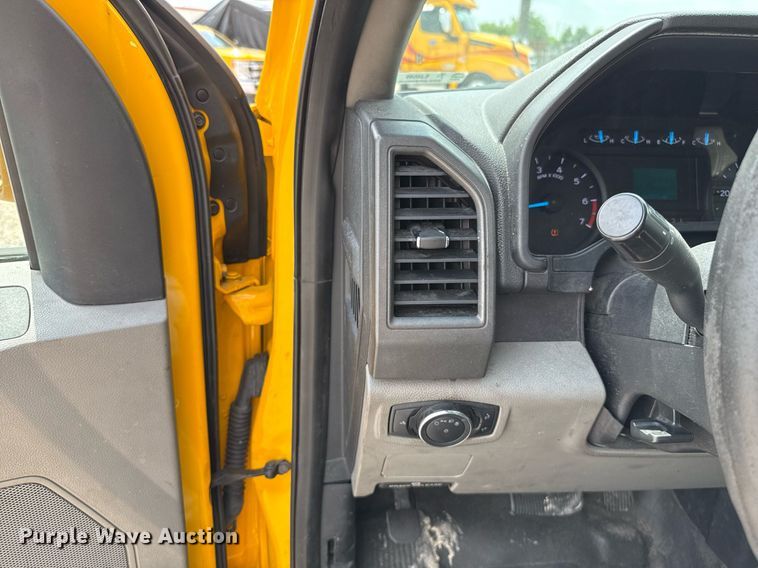 image for item EJ4549 2017 Ford F350 Super Duty utility bed pickup truck