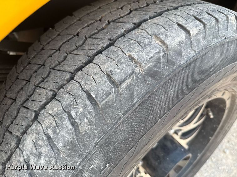 image for item EJ4549 2017 Ford F350 Super Duty utility bed pickup truck