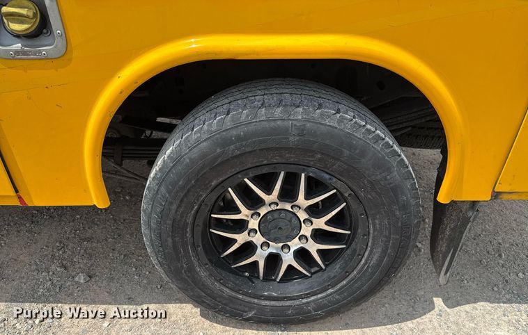 image for item EJ4549 2017 Ford F350 Super Duty utility bed pickup truck