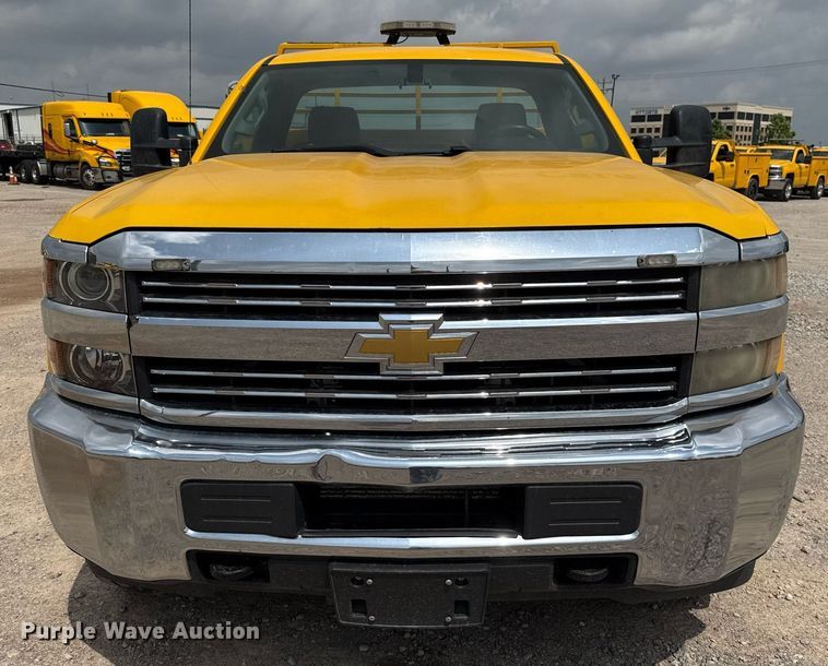 image for item EJ4550 2015 Chevrolet Silverado 3500HD utility bed pickup truck