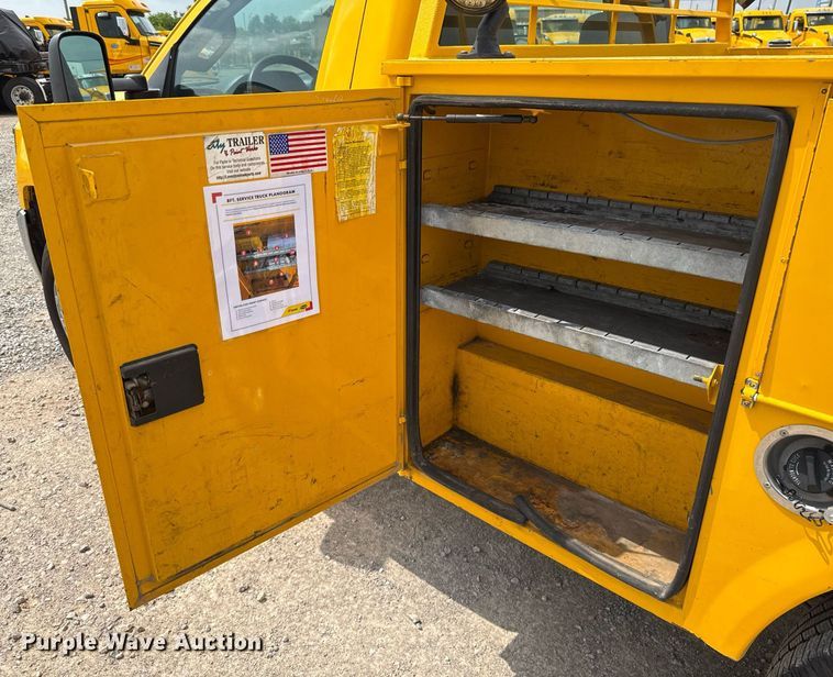 image for item EJ4550 2015 Chevrolet Silverado 3500HD utility bed pickup truck