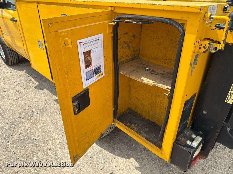 image for item EJ4550 2015 Chevrolet Silverado 3500HD utility bed pickup truck