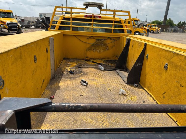 image for item EJ4550 2015 Chevrolet Silverado 3500HD utility bed pickup truck