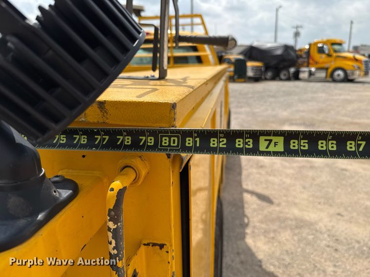 image for item EJ4550 2015 Chevrolet Silverado 3500HD utility bed pickup truck