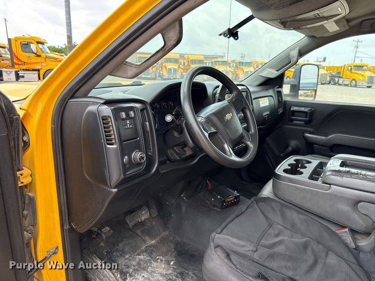 image for item EJ4550 2015 Chevrolet Silverado 3500HD utility bed pickup truck