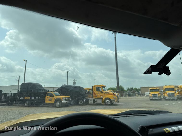 image for item EJ4550 2015 Chevrolet Silverado 3500HD utility bed pickup truck