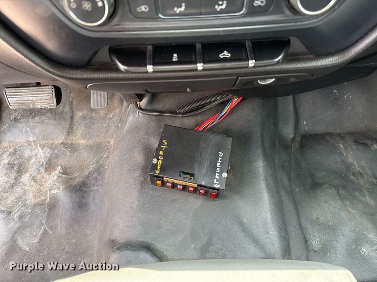 image for item EJ4550 2015 Chevrolet Silverado 3500HD utility bed pickup truck