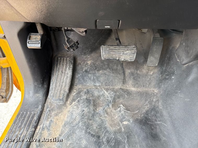 image for item EJ4550 2015 Chevrolet Silverado 3500HD utility bed pickup truck