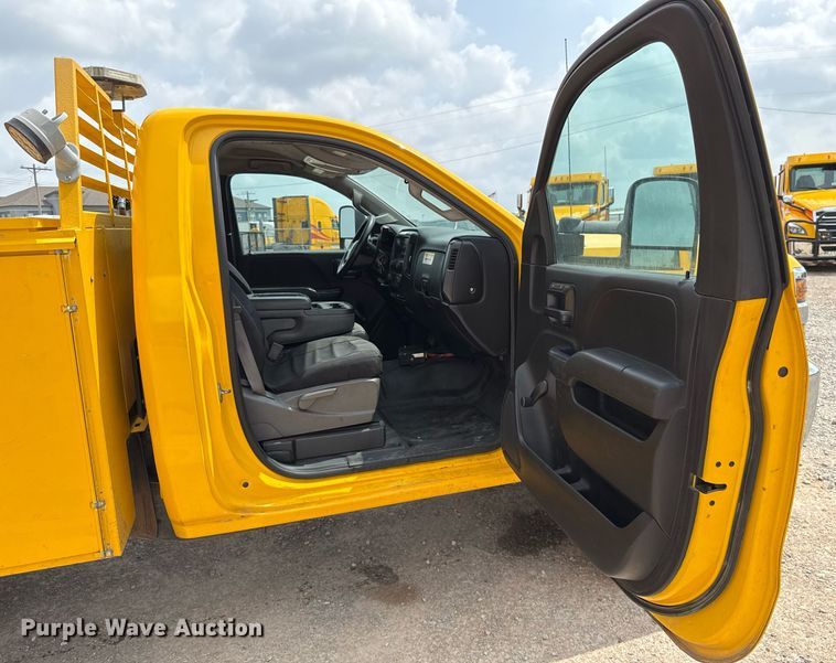 image for item EJ4550 2015 Chevrolet Silverado 3500HD utility bed pickup truck