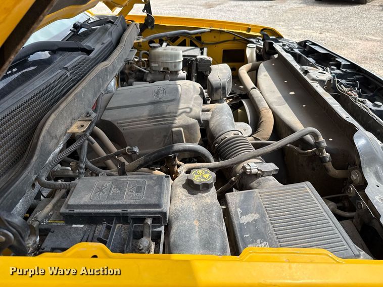 image for item EJ4550 2015 Chevrolet Silverado 3500HD utility bed pickup truck