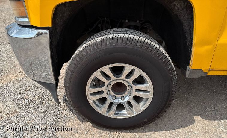 image for item EJ4550 2015 Chevrolet Silverado 3500HD utility bed pickup truck