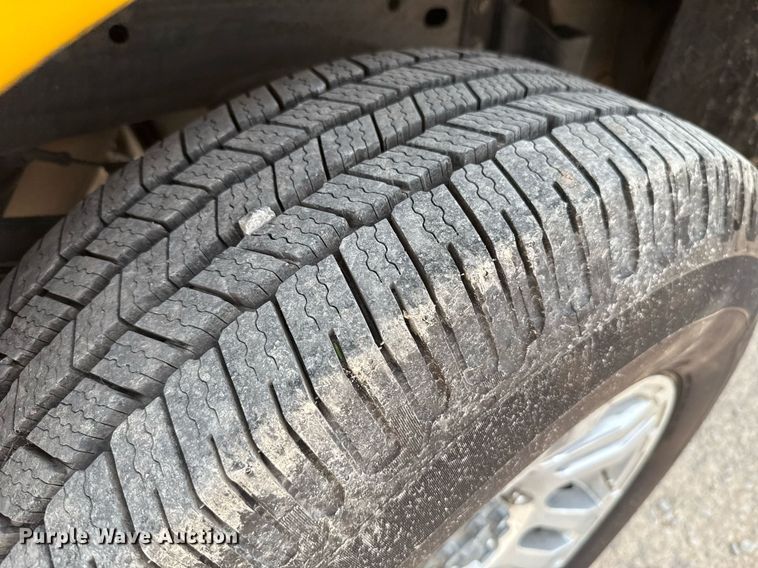 image for item EJ4550 2015 Chevrolet Silverado 3500HD utility bed pickup truck