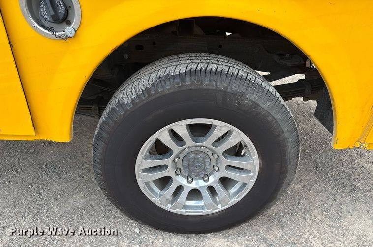 image for item EJ4550 2015 Chevrolet Silverado 3500HD utility bed pickup truck