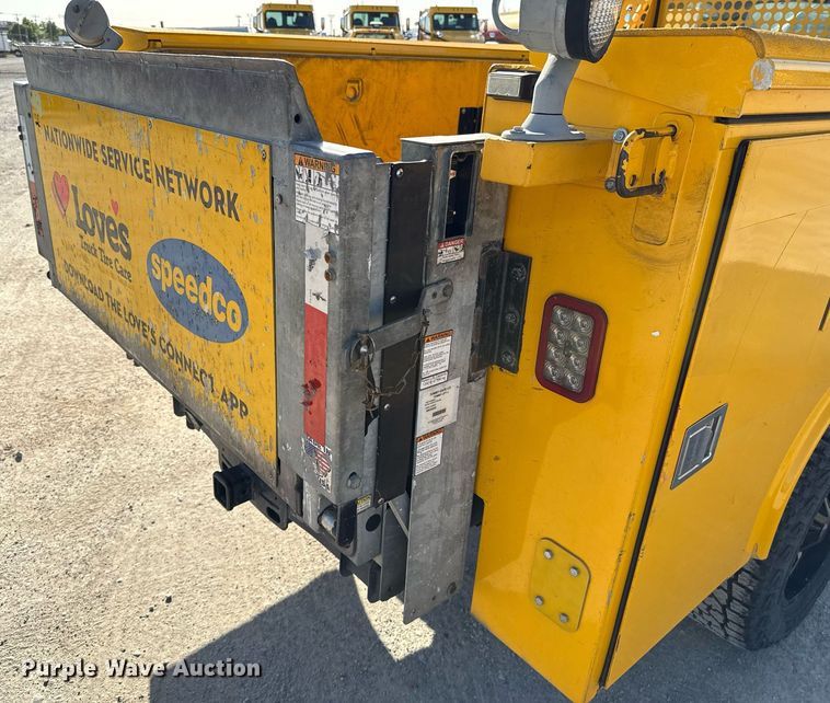 image for item EJ4552 2018 Ford F350 Super Duty XL utility bed pickup truck