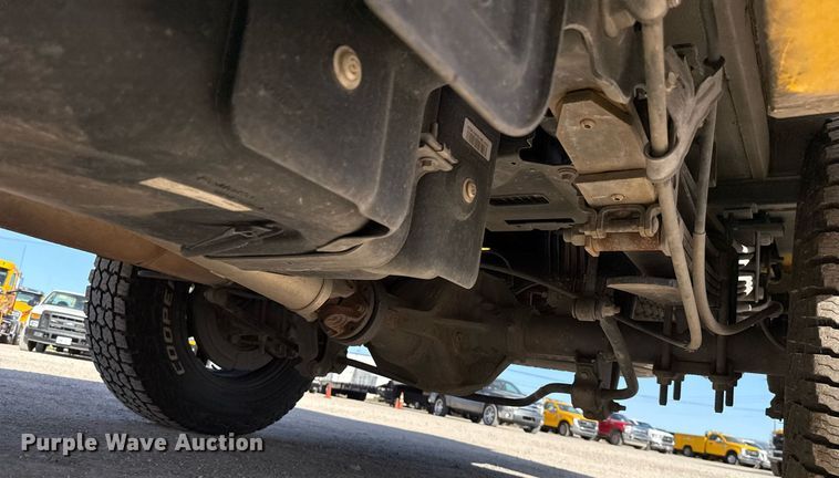 image for item EJ4552 2018 Ford F350 Super Duty XL utility bed pickup truck