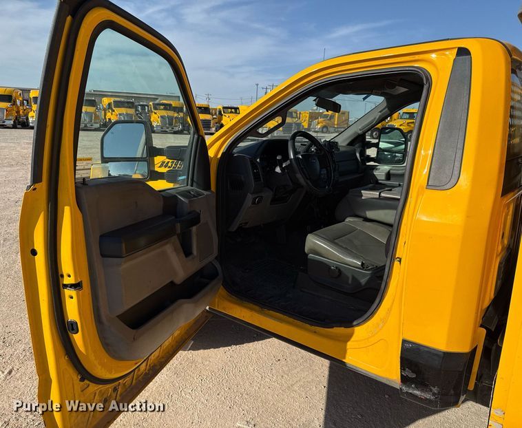 image for item EJ4552 2018 Ford F350 Super Duty XL utility bed pickup truck