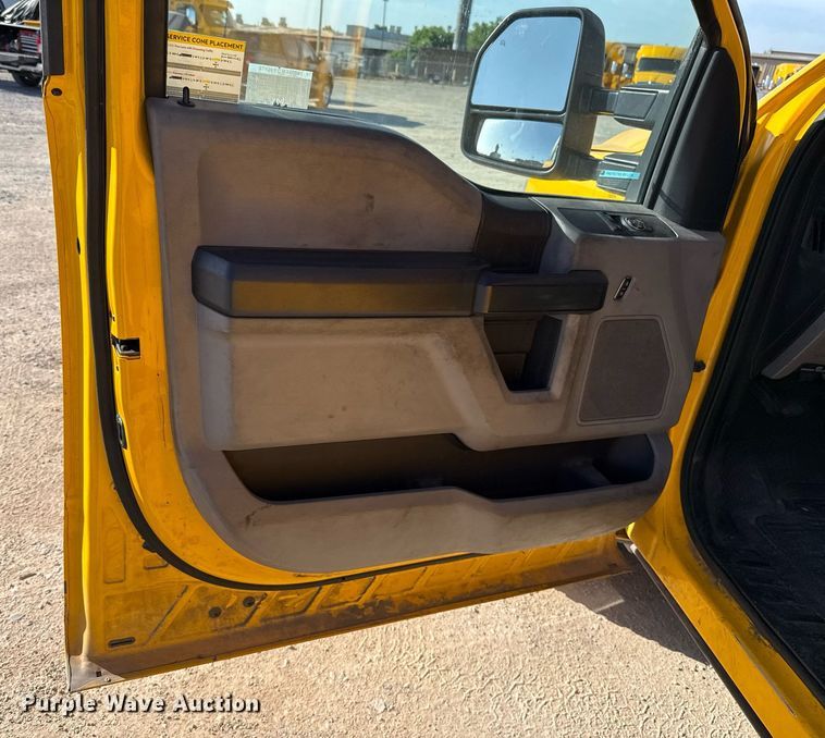 image for item EJ4552 2018 Ford F350 Super Duty XL utility bed pickup truck