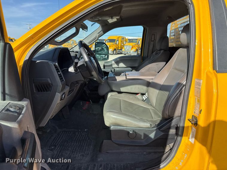 image for item EJ4552 2018 Ford F350 Super Duty XL utility bed pickup truck