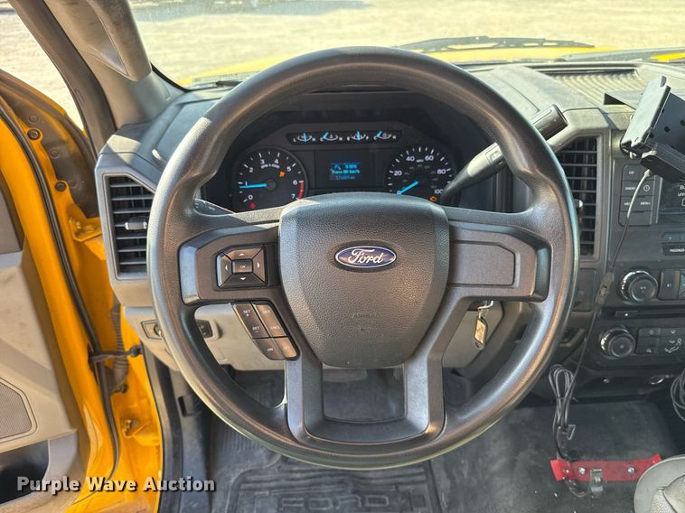 image for item EJ4552 2018 Ford F350 Super Duty XL utility bed pickup truck