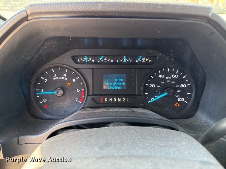 image for item EJ4552 2018 Ford F350 Super Duty XL utility bed pickup truck