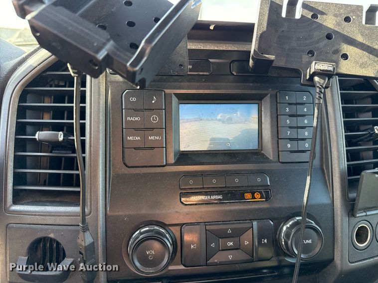 image for item EJ4552 2018 Ford F350 Super Duty XL utility bed pickup truck