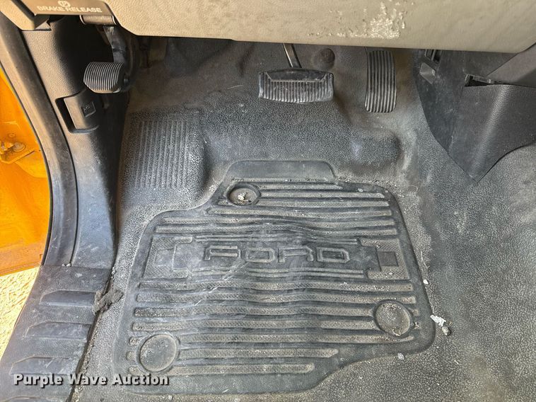 image for item EJ4552 2018 Ford F350 Super Duty XL utility bed pickup truck