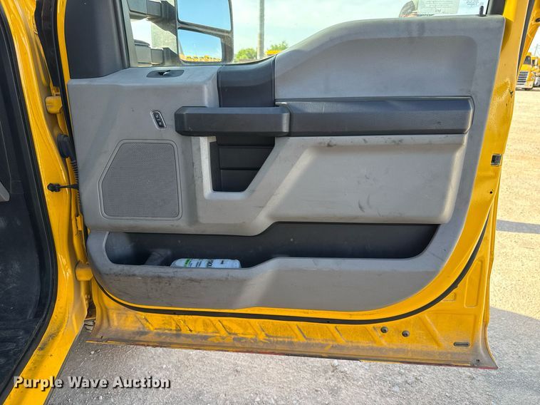 image for item EJ4552 2018 Ford F350 Super Duty XL utility bed pickup truck